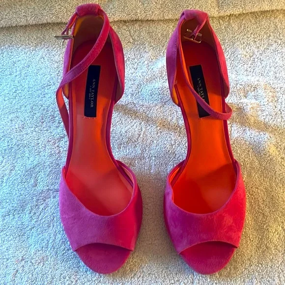 Shoes - Picture 1 of 4